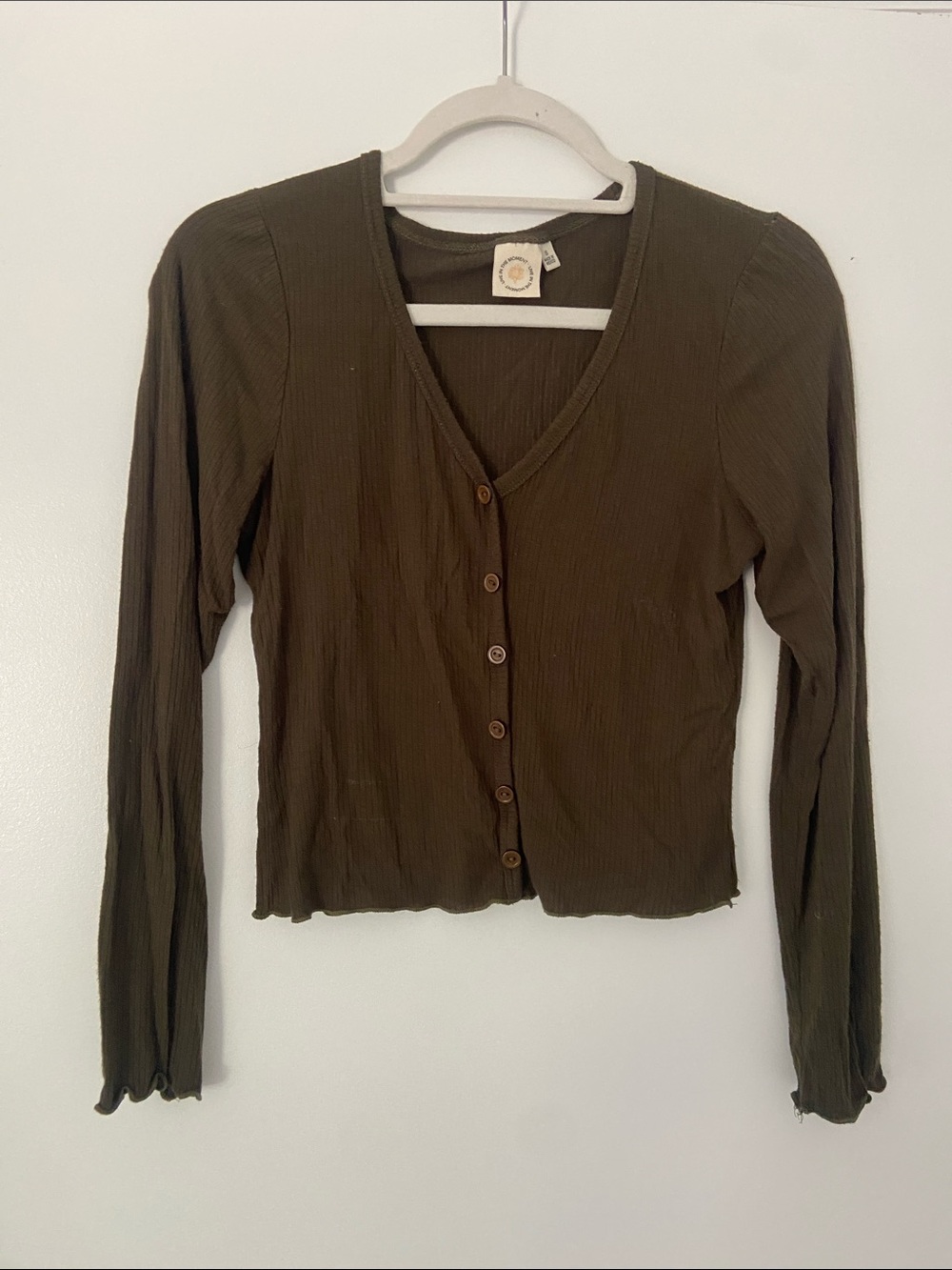 ✨5 for $15✨ Cropped Ribbed V-Neck Button Front Top - Olive Green